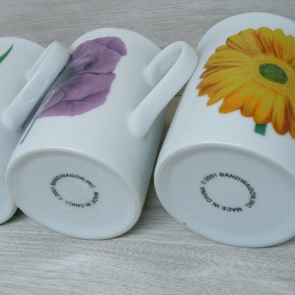 Vintage Bandwagon Inc. Ceramic Flower Coffee Cups Set of 3 - Picture 9 of 11